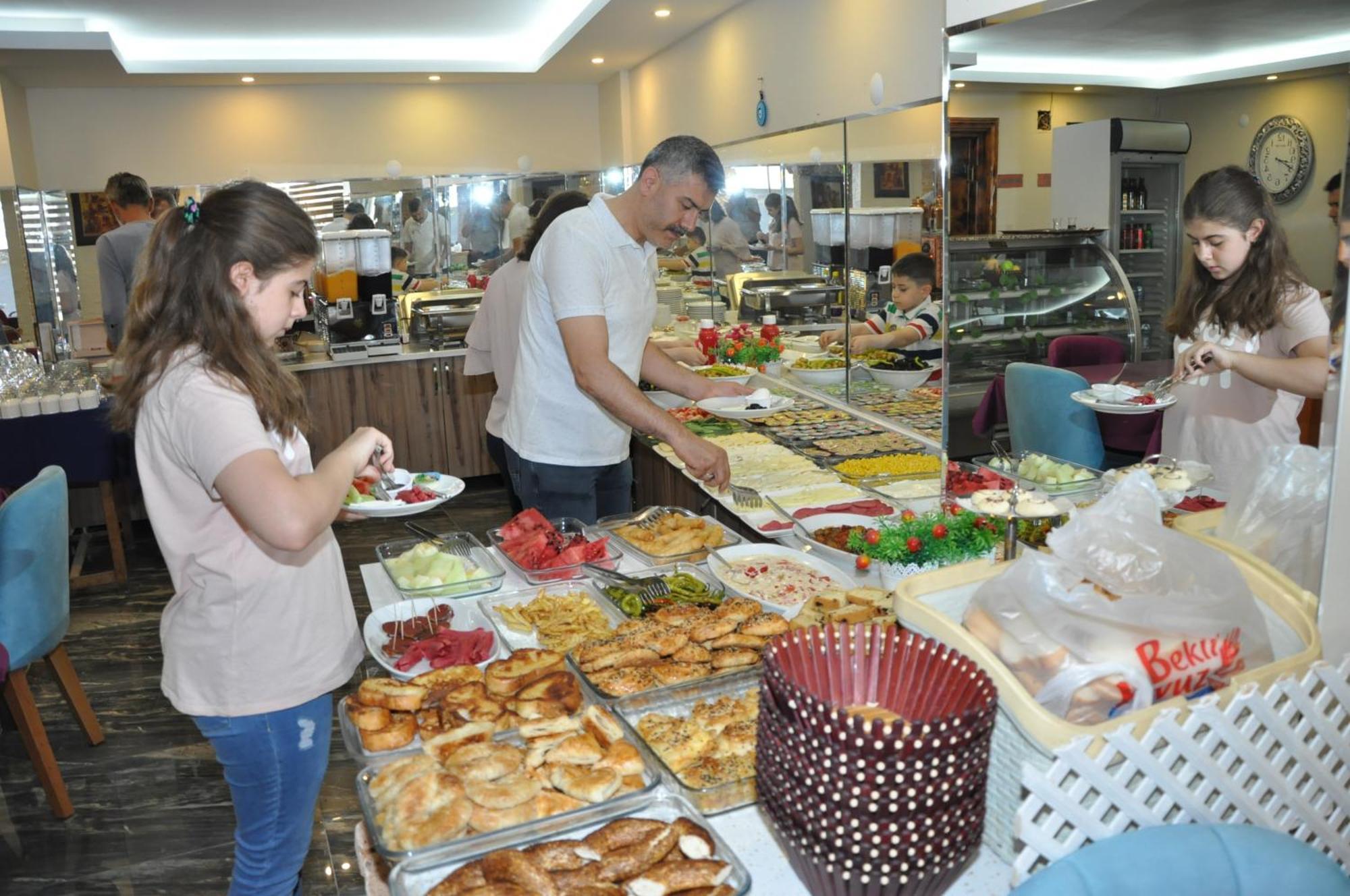 Konak Eurobest Otel อิซมีร์ ภายนอก รูปภาพ